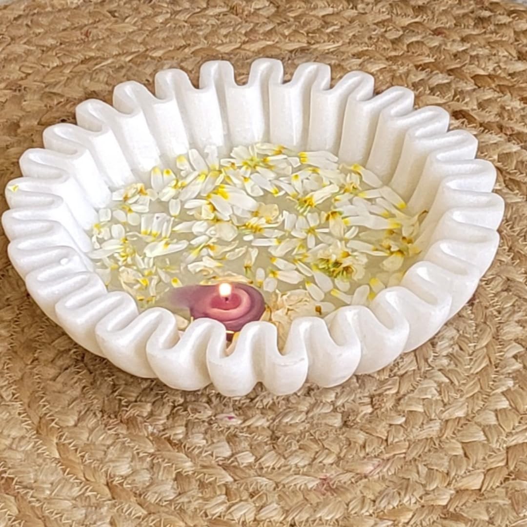 Marble Ruffled Flower Bowl